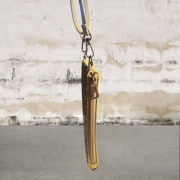 Montana West NWOT Faux Leather Tooled Crossbody/Wristlet or Beauty Item - Picture 5 of 7